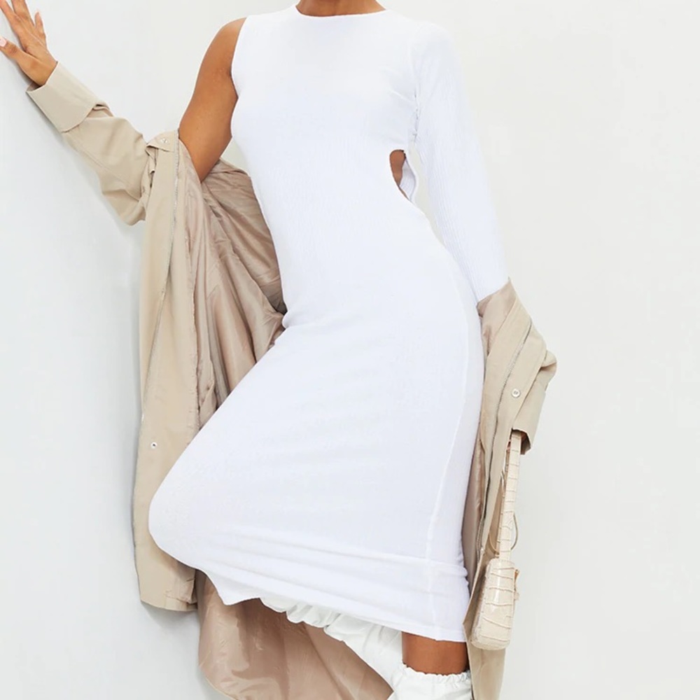 PrettyLittleThing Dress